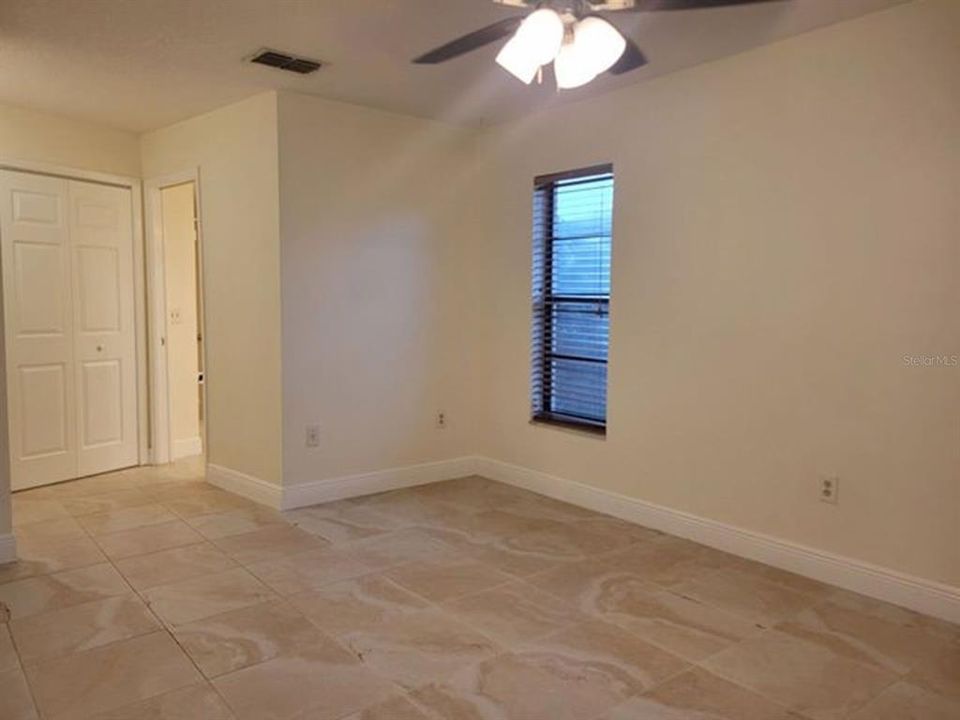 Active With Contract: $1,795 (2 beds, 2 baths, 1403 Square Feet)