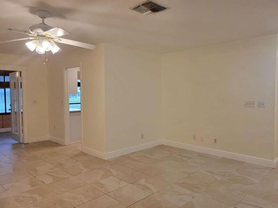 Active With Contract: $1,795 (2 beds, 2 baths, 1403 Square Feet)