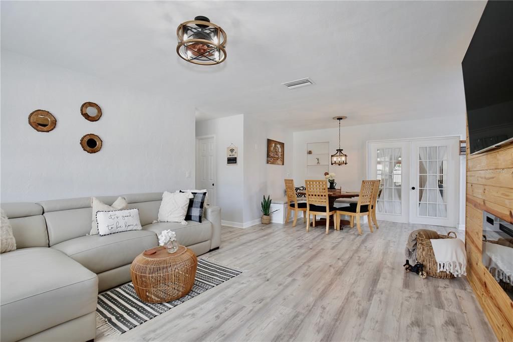 For Sale: $439,000 (3 beds, 2 baths, 1397 Square Feet)