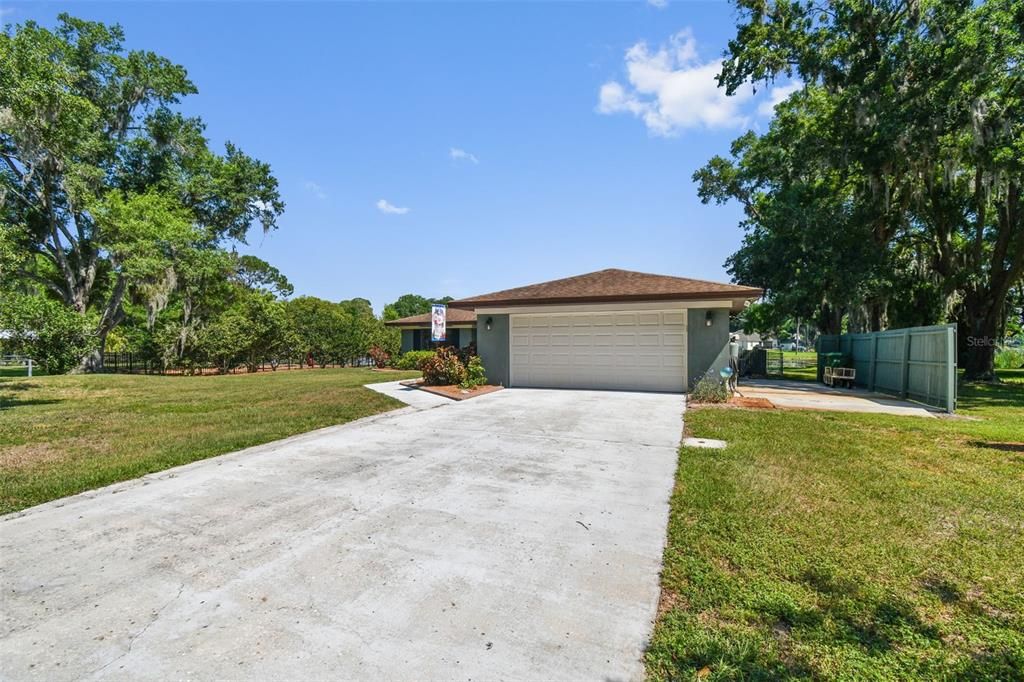 Active With Contract: $525,000 (3 beds, 2 baths, 1410 Square Feet)