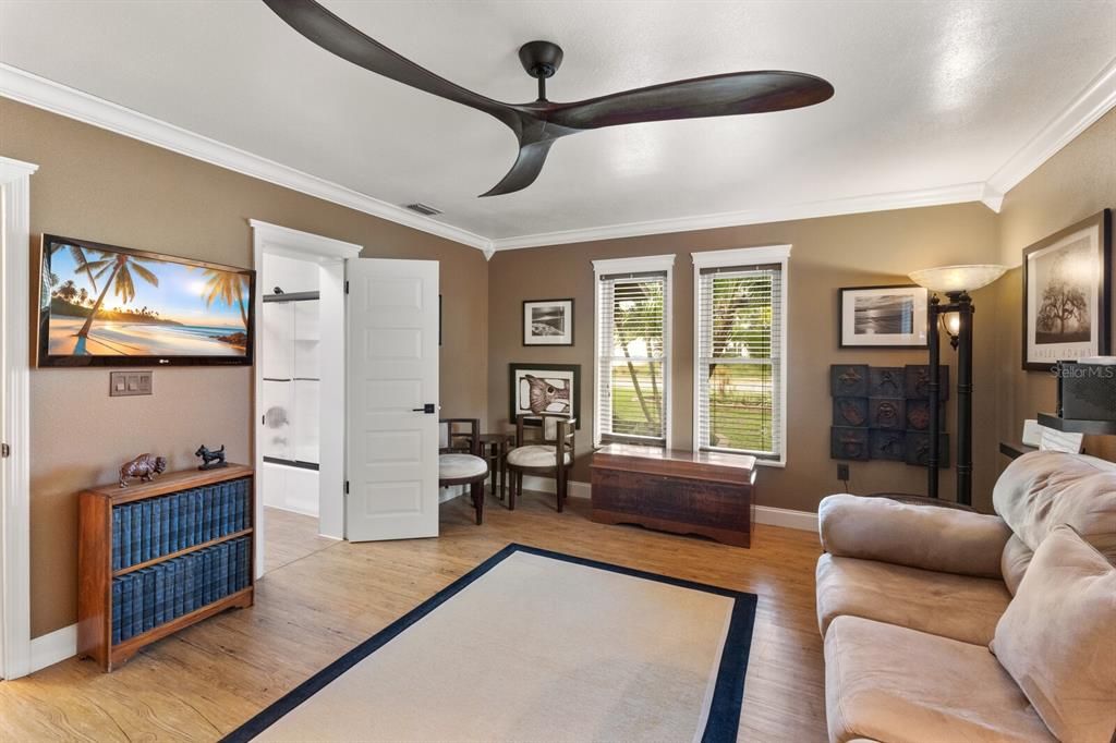 Active With Contract: $800,000 (4 beds, 2 baths, 1981 Square Feet)