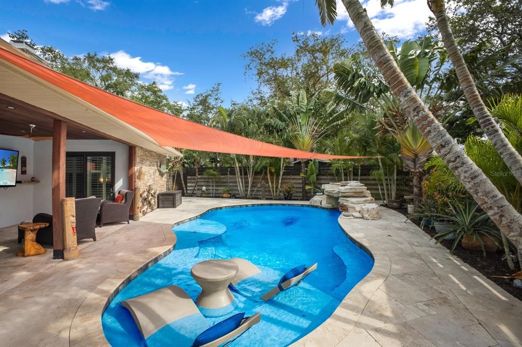 Recently Sold: $800,000 (4 beds, 2 baths, 1981 Square Feet)