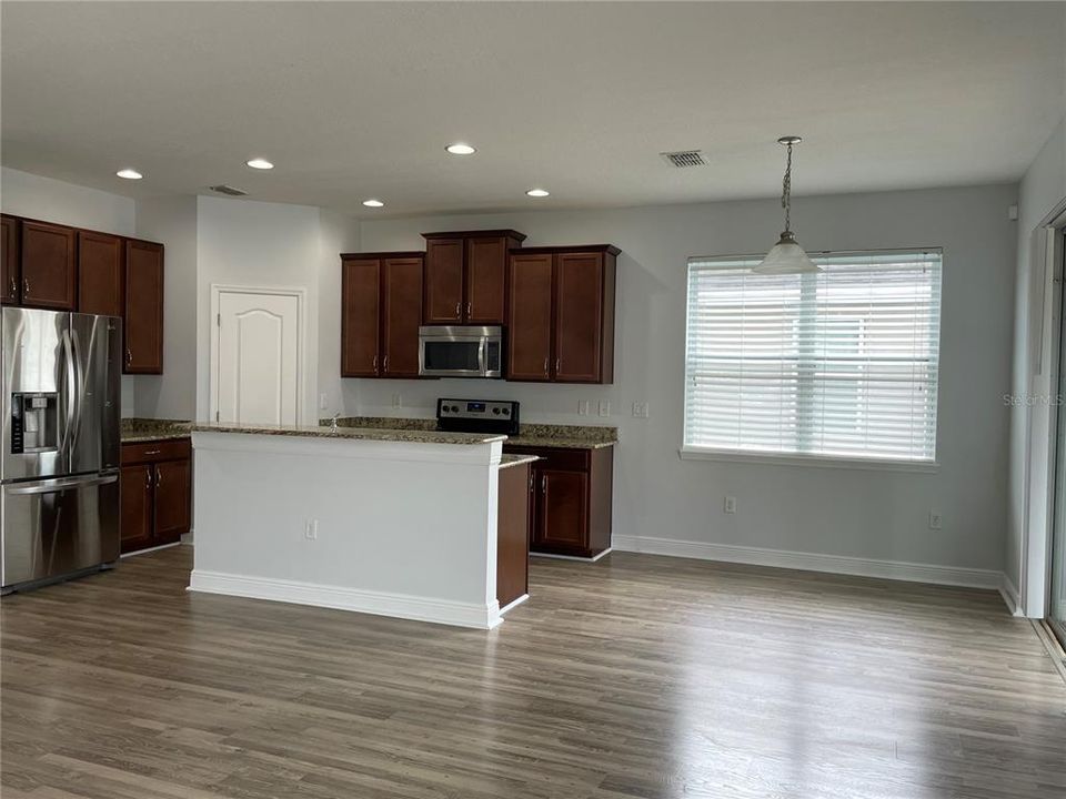 Active With Contract: $2,750 (4 beds, 2 baths, 2186 Square Feet)