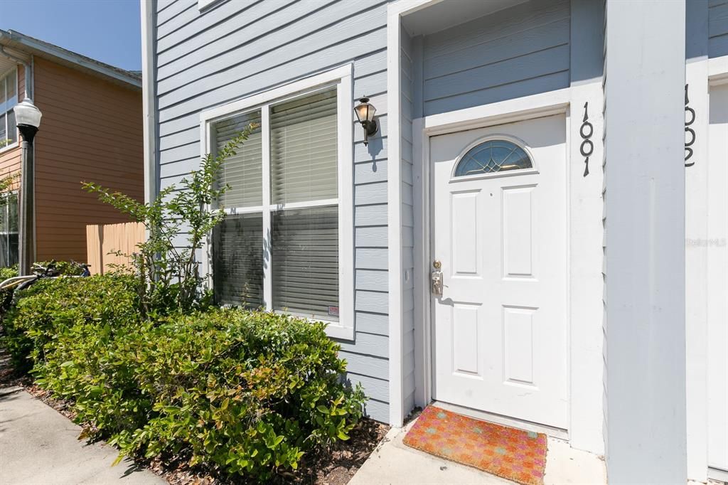 Active With Contract: $197,500 (2 beds, 2 baths, 1176 Square Feet)