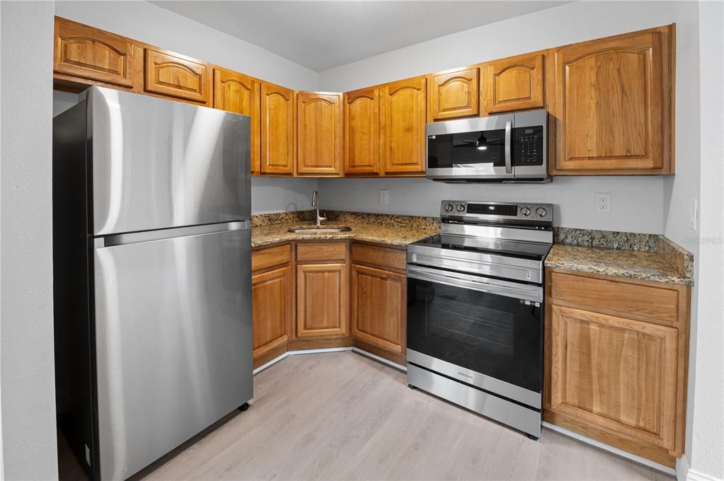 For Sale: $325,000 (3 beds, 1 baths, 1085 Square Feet)