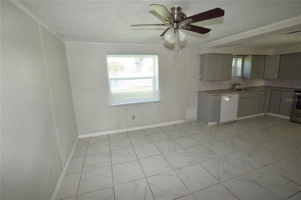 For Rent: $2,150 (4 beds, 2 baths, 1900 Square Feet)