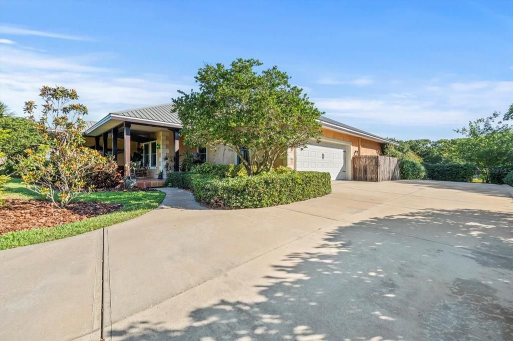 For Sale: $2,900,000 (4 beds, 3 baths, 2888 Square Feet)