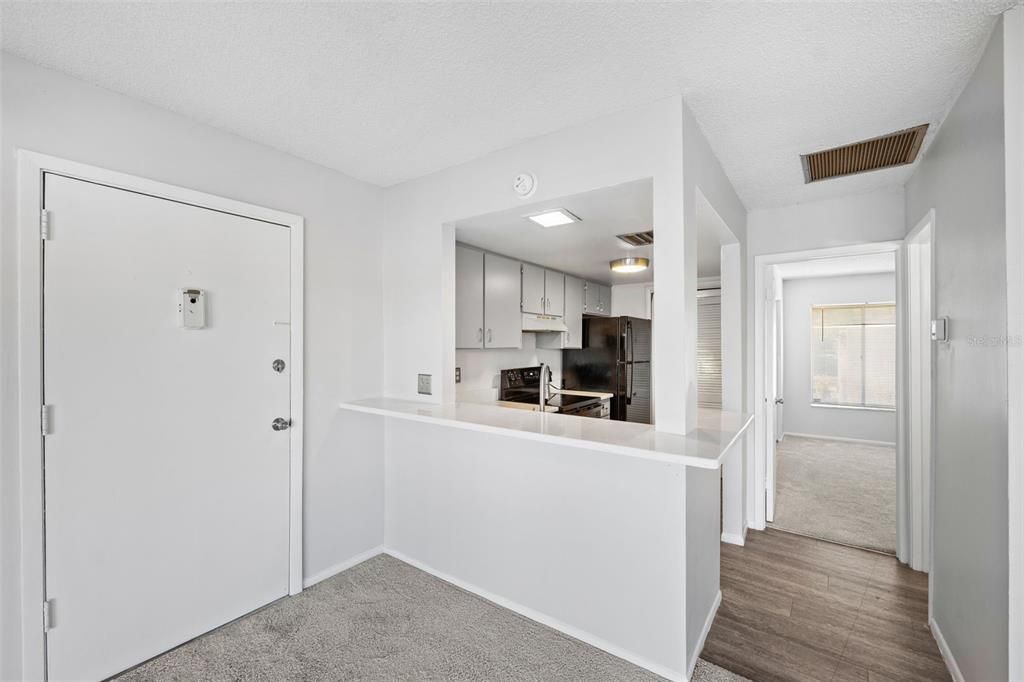Active With Contract: $108,500 (1 beds, 1 baths, 682 Square Feet)