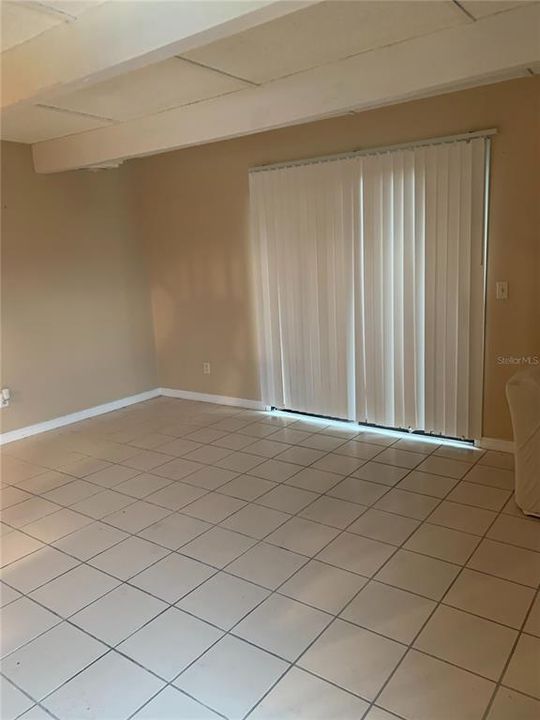 For Rent: $1,000 (1 beds, 1 baths, 672 Square Feet)