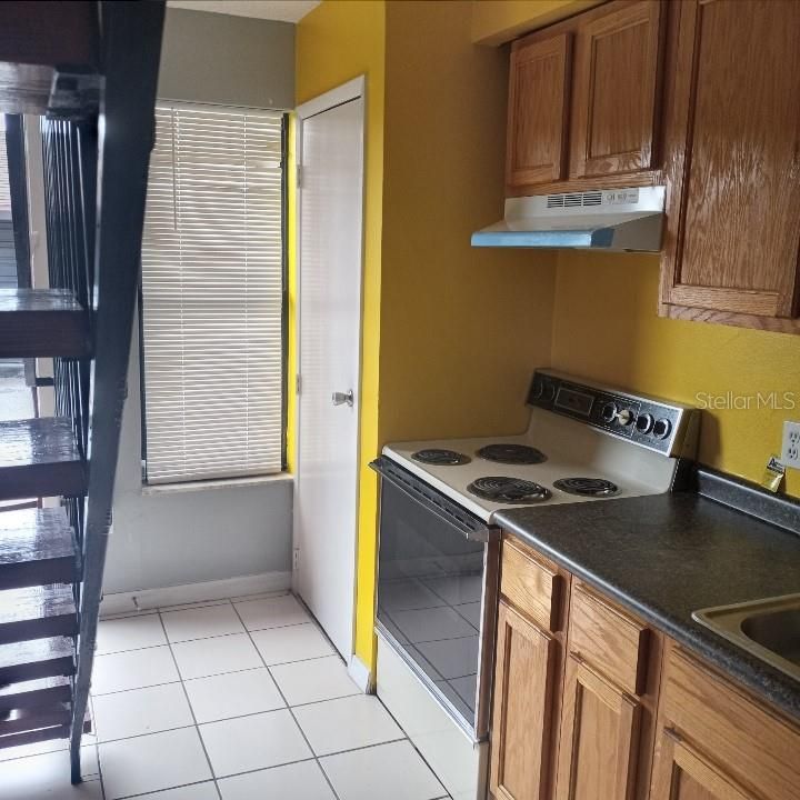 For Rent: $1,000 (1 beds, 1 baths, 672 Square Feet)