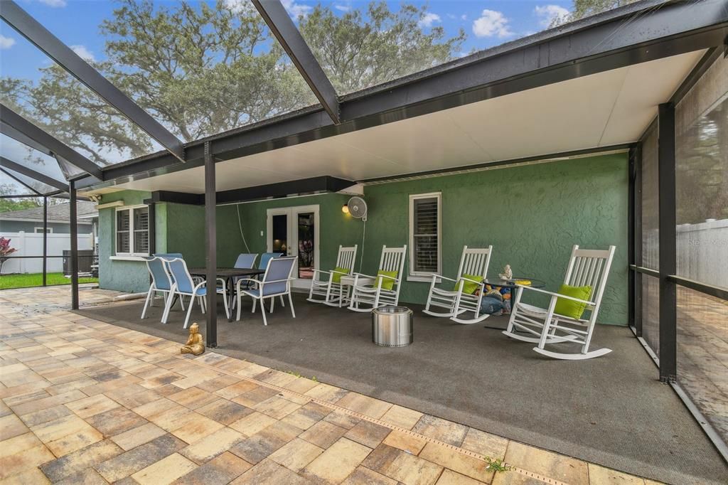 Recently Sold: $675,000 (3 beds, 2 baths, 1861 Square Feet)