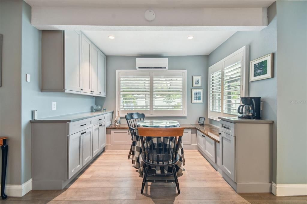 Recently Sold: $675,000 (3 beds, 2 baths, 1861 Square Feet)