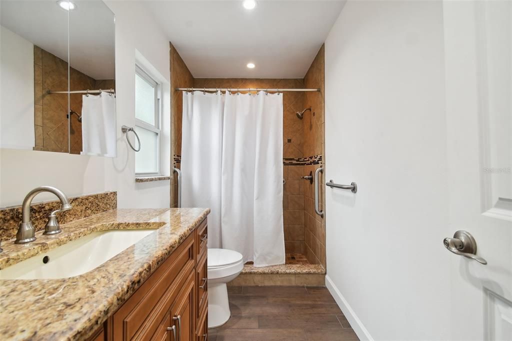 Recently Sold: $675,000 (3 beds, 2 baths, 1861 Square Feet)