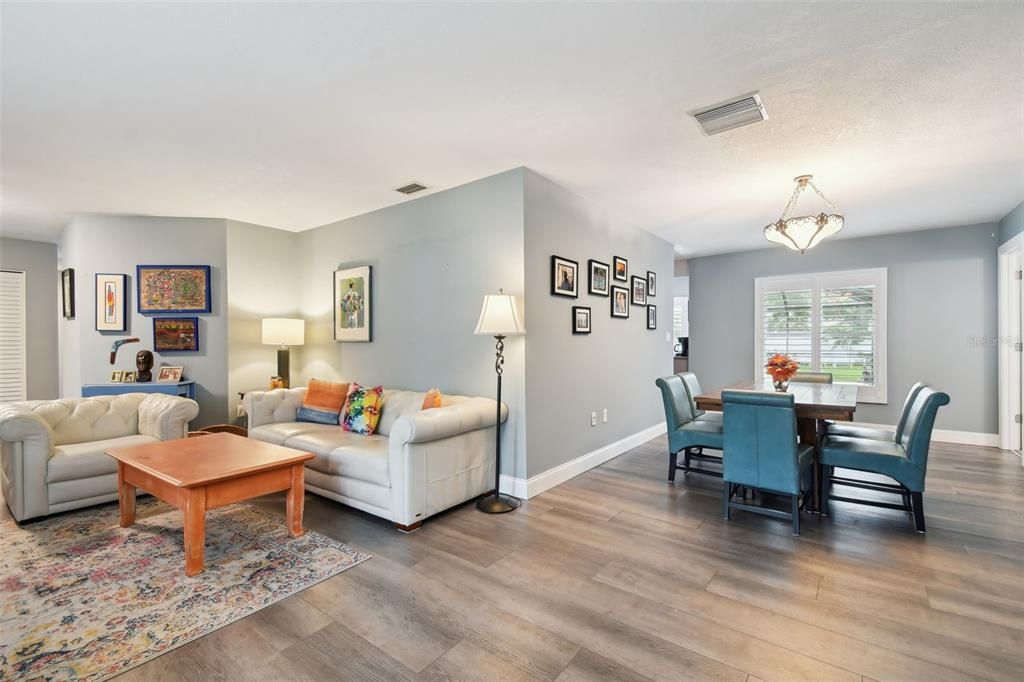 Recently Sold: $675,000 (3 beds, 2 baths, 1861 Square Feet)