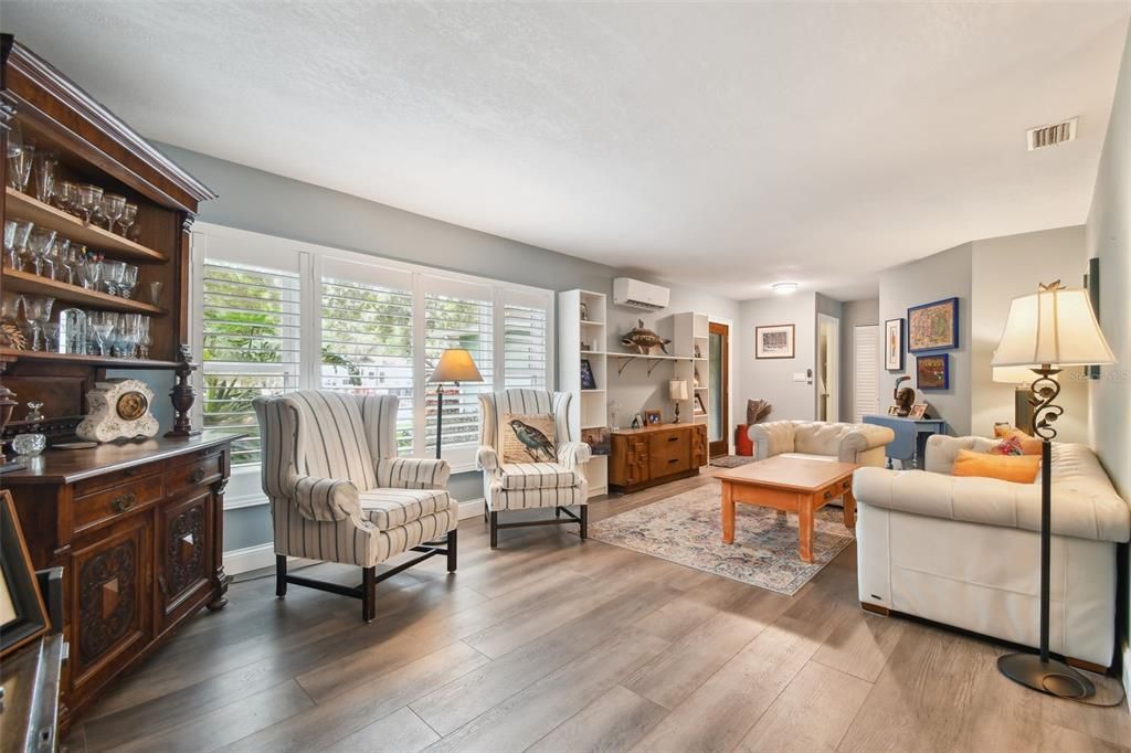 Recently Sold: $675,000 (3 beds, 2 baths, 1861 Square Feet)