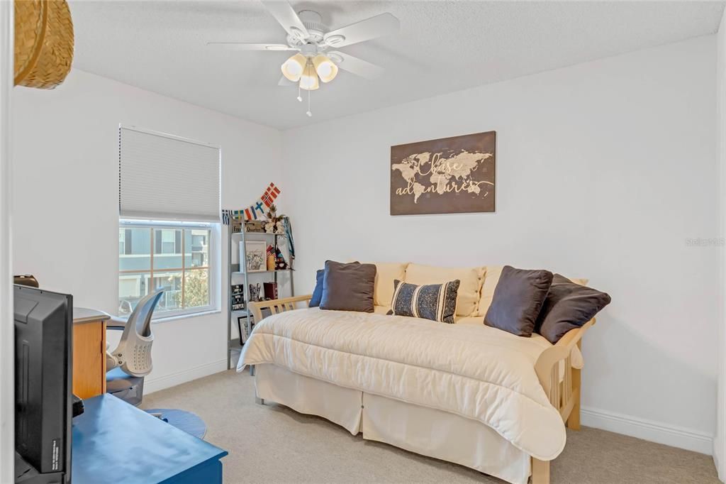 Active With Contract: $355,000 (3 beds, 2 baths, 1476 Square Feet)