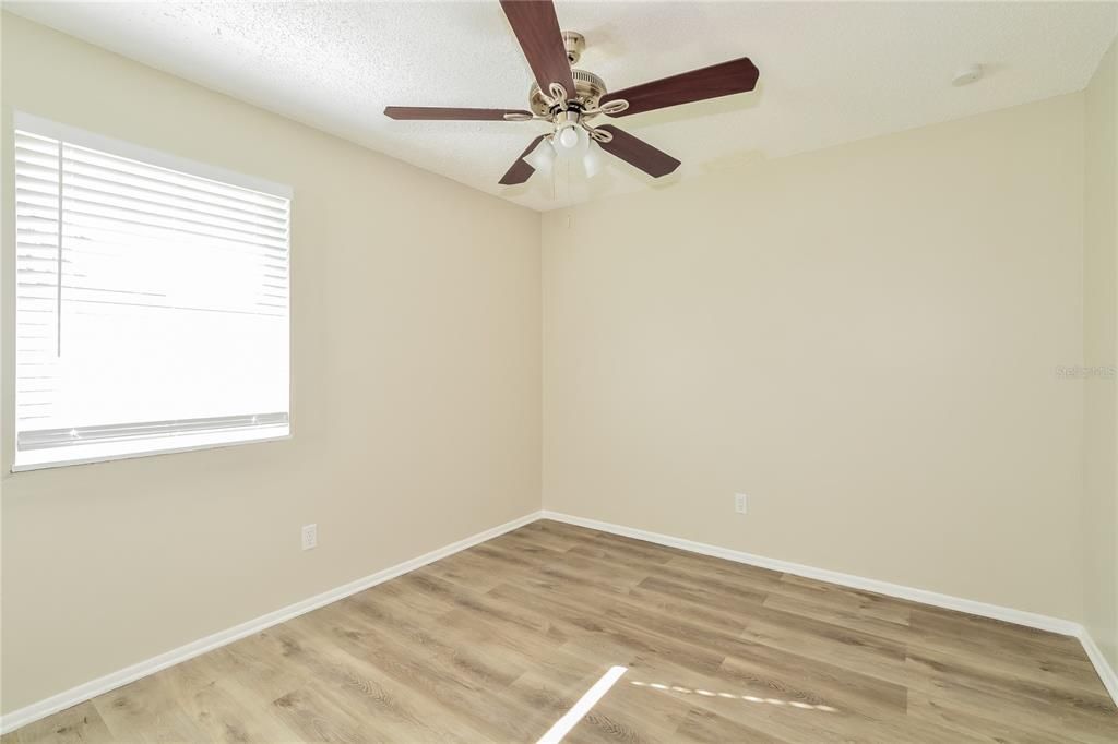 Active With Contract: $1,995 (3 beds, 2 baths, 1140 Square Feet)