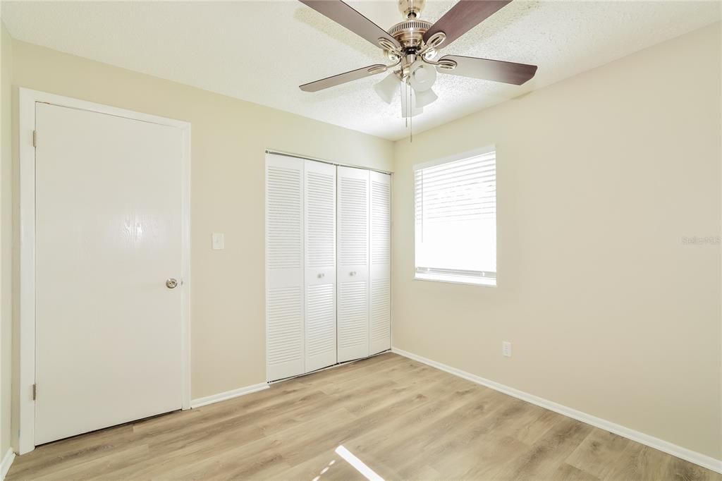 Active With Contract: $1,995 (3 beds, 2 baths, 1140 Square Feet)