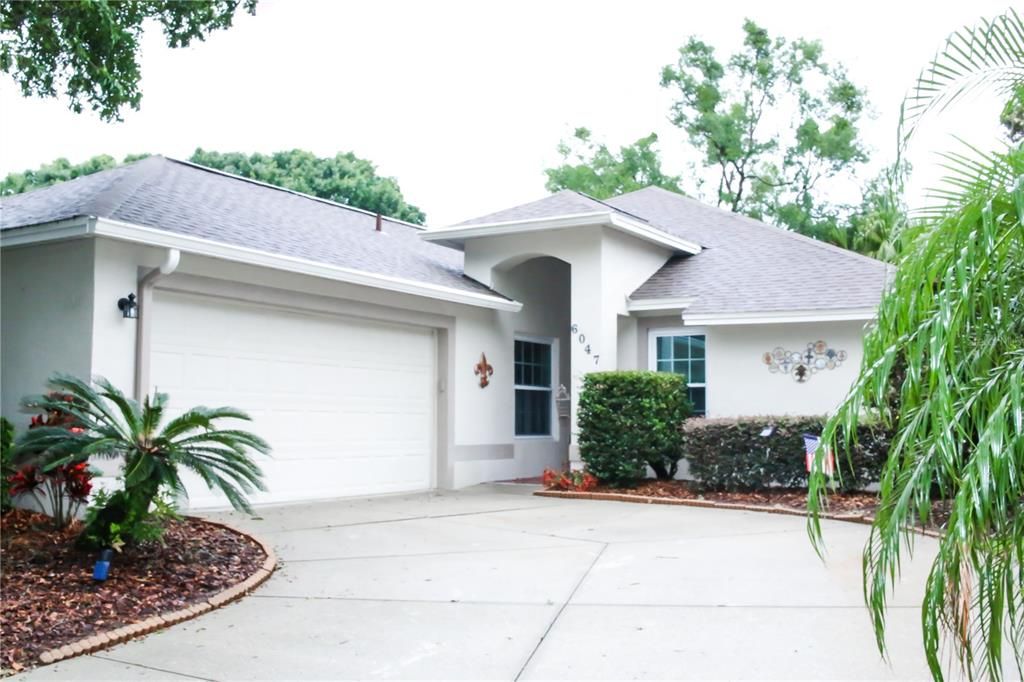 Active With Contract: $369,900 (2 beds, 2 baths, 1585 Square Feet)