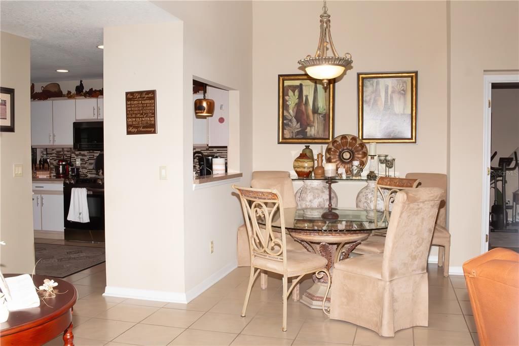 For Sale: $369,900 (2 beds, 2 baths, 1585 Square Feet)