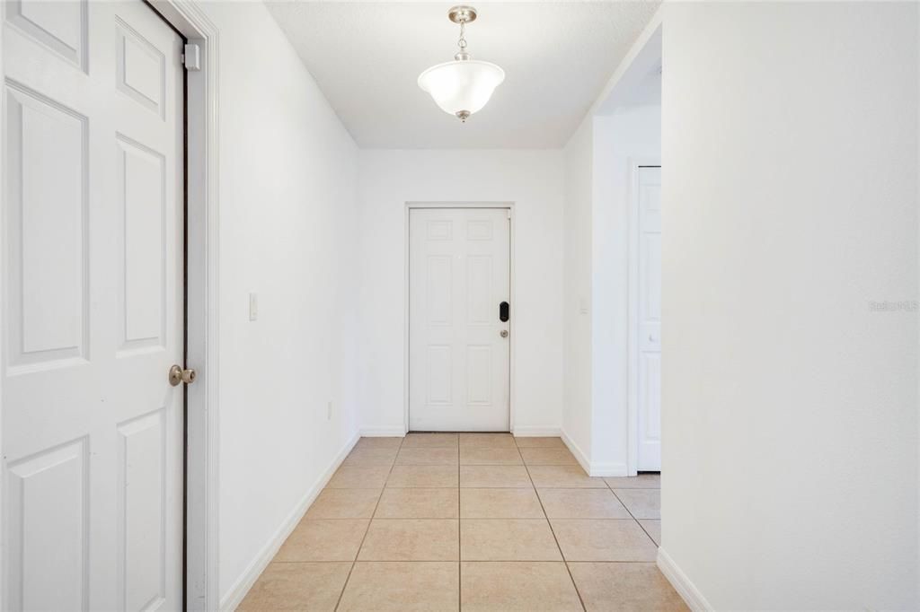 Recently Sold: $410,000 (3 beds, 2 baths, 1905 Square Feet)