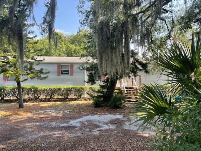 Recently Sold: $129,000 (3 beds, 2 baths, 1216 Square Feet)