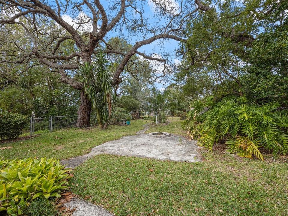 For Sale: $349,999 (3 beds, 2 baths, 1760 Square Feet)