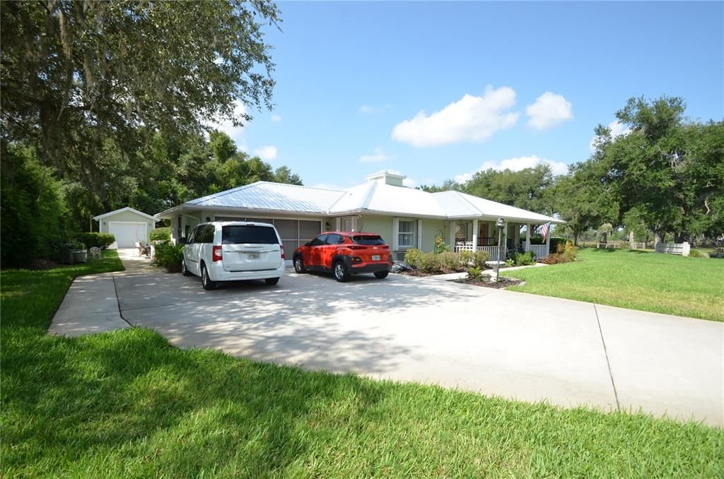 Active With Contract: $400,000 (3 beds, 2 baths, 1648 Square Feet)