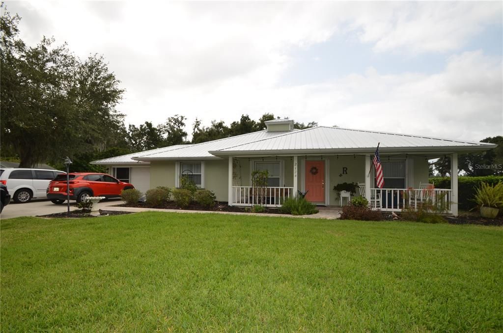 Active With Contract: $400,000 (3 beds, 2 baths, 1648 Square Feet)