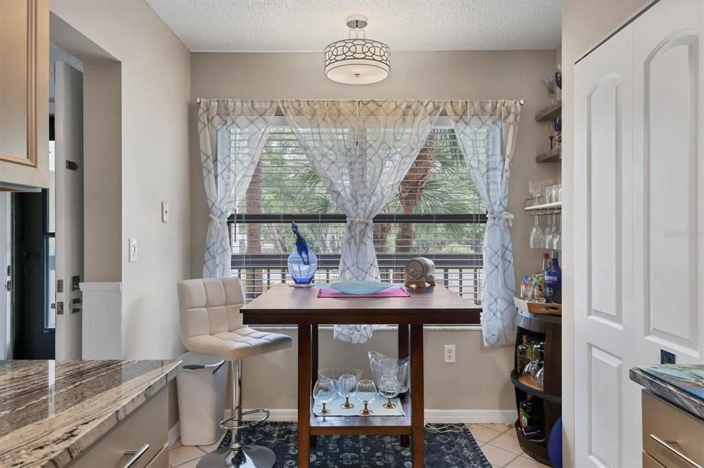 For Sale: $239,000 (2 beds, 2 baths, 1001 Square Feet)