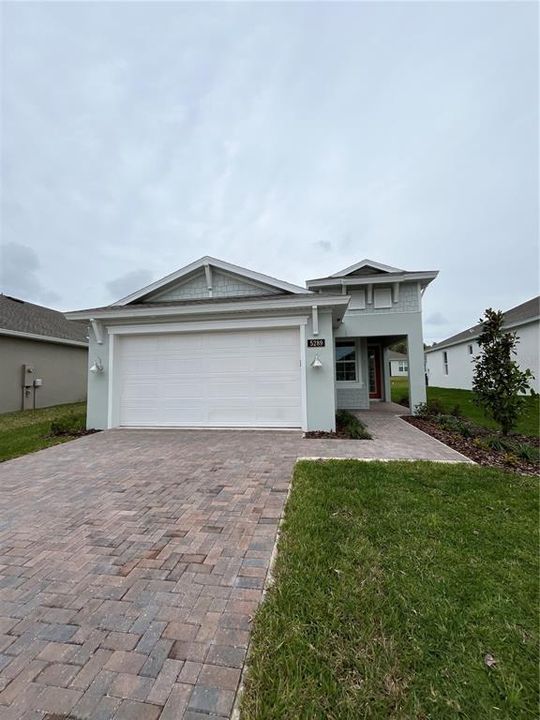 For Sale: $349,900 (4 beds, 2 baths, 1681 Square Feet)