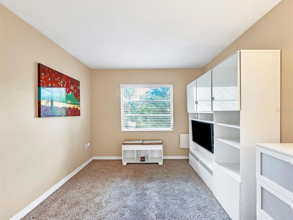 Active With Contract: $139,500 (2 beds, 1 baths, 744 Square Feet)