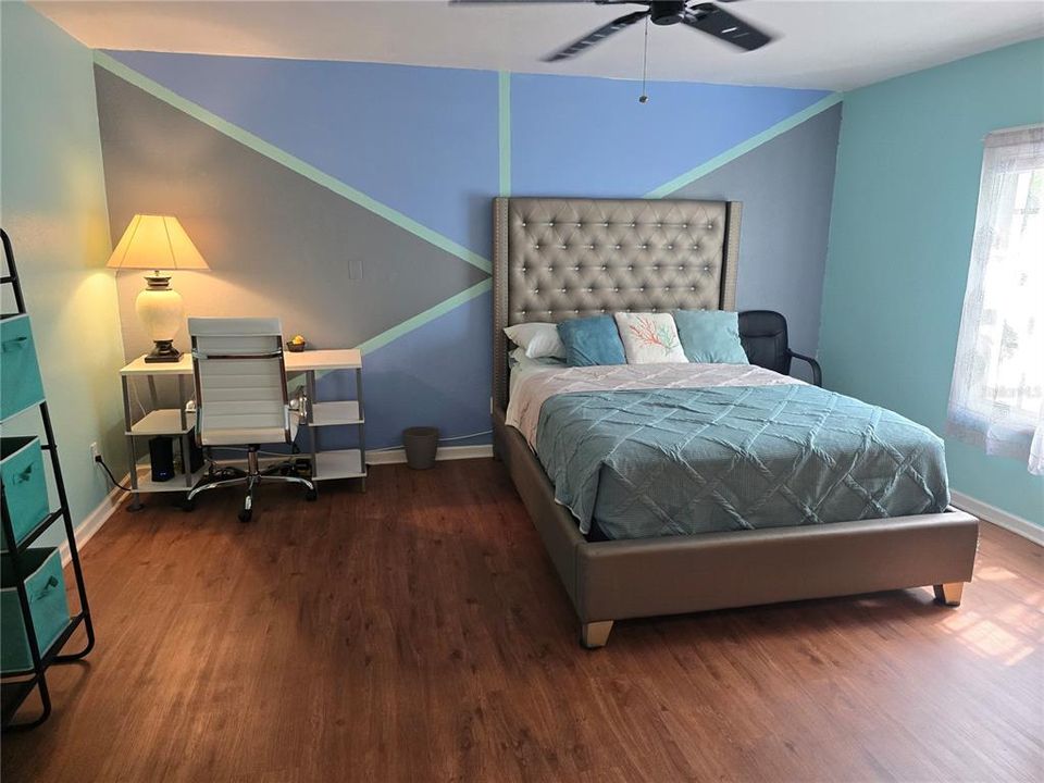 For Rent: $2,350 (1 beds, 1 baths, 823 Square Feet)