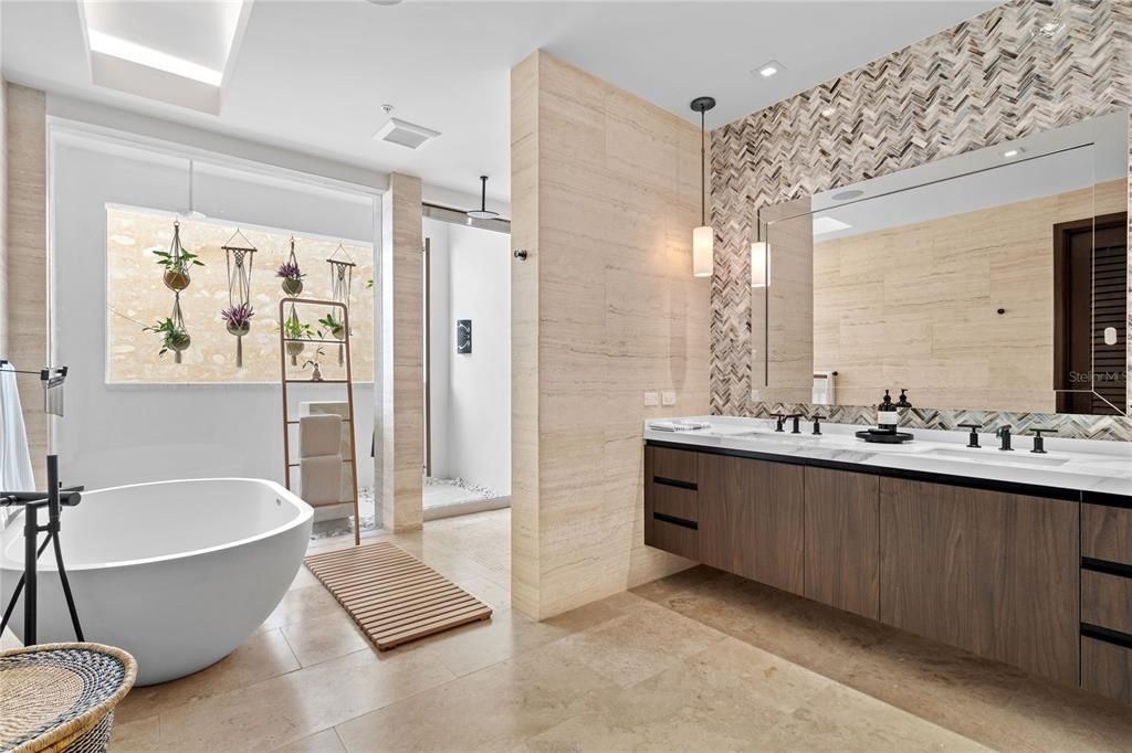 待售: $21,500,000 (4 贝兹, 5 浴室, 4265 平方英尺)