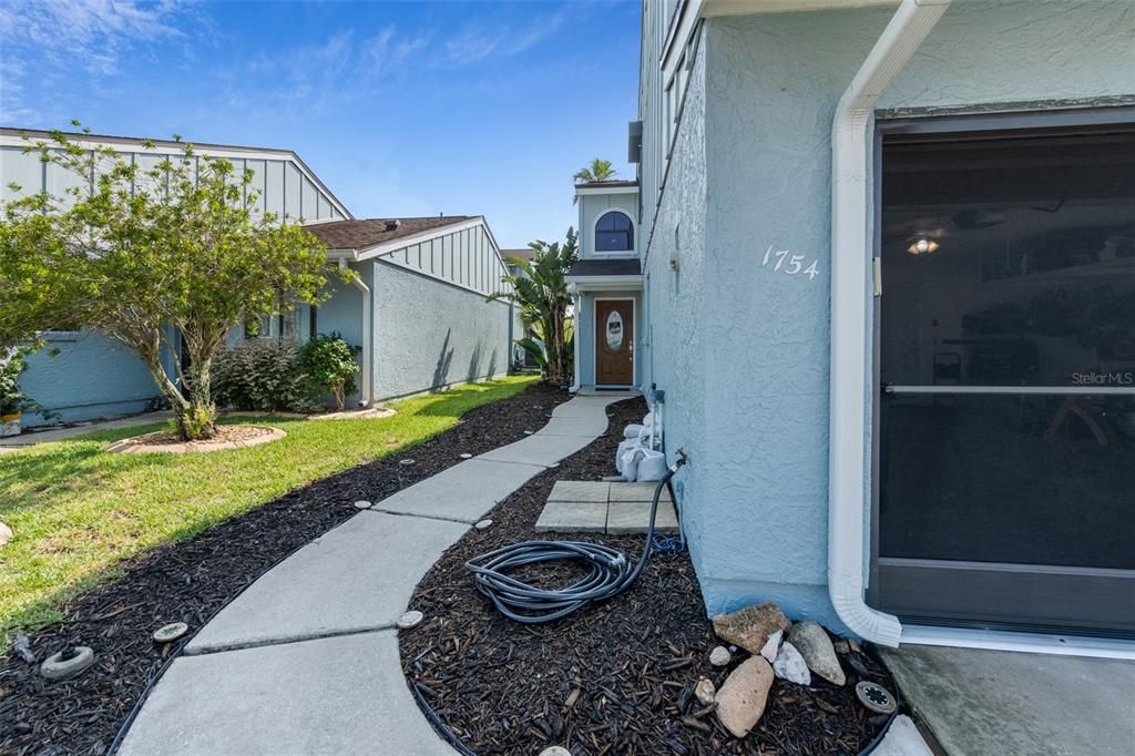 Active With Contract: $359,000 (3 beds, 2 baths, 1453 Square Feet)