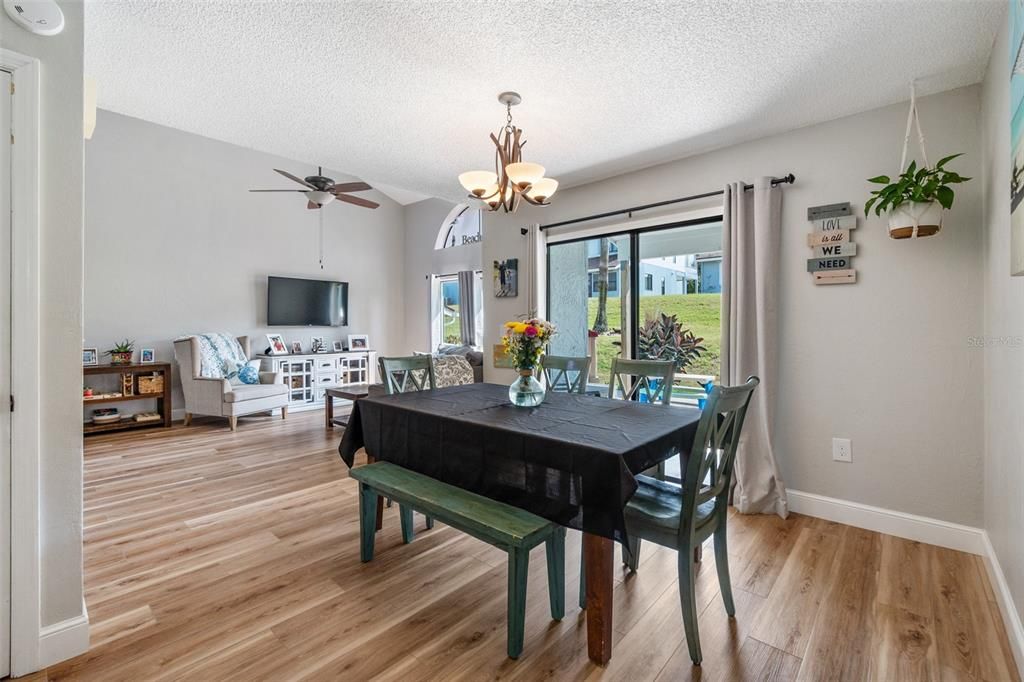 Active With Contract: $359,000 (3 beds, 2 baths, 1453 Square Feet)