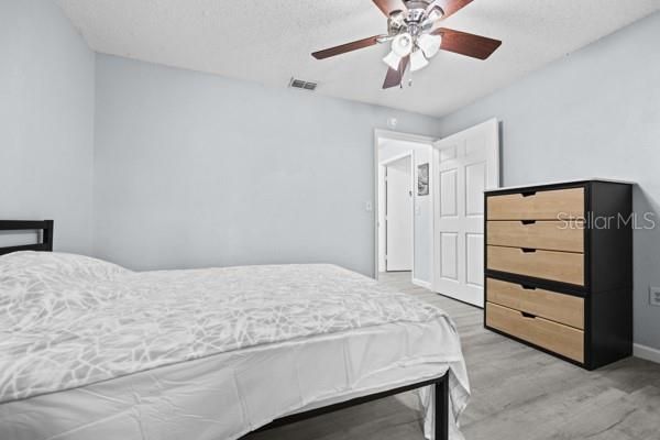 For Sale: $180,000 (2 beds, 2 baths, 950 Square Feet)