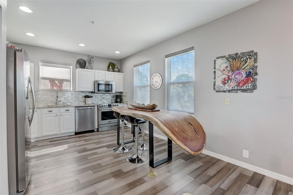 For Sale: $1,248,900 (3 beds, 2 baths, 1938 Square Feet)
