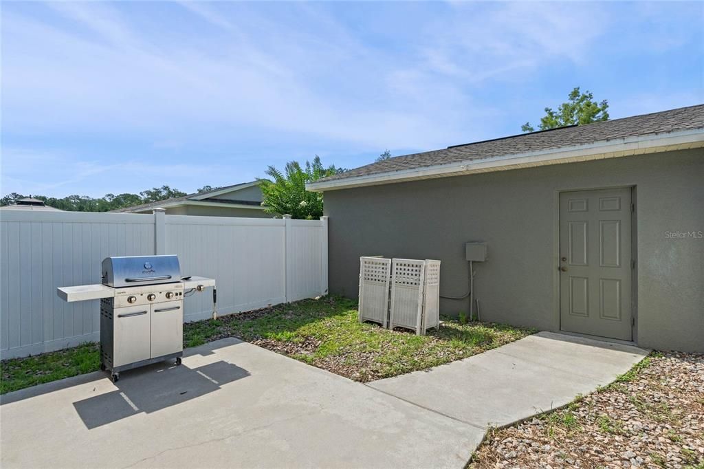 Active With Contract: $380,000 (3 beds, 2 baths, 1429 Square Feet)