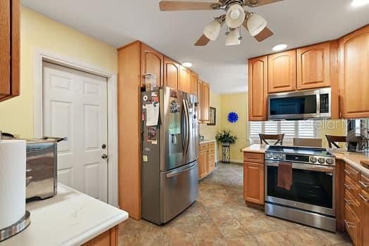 Kitchen with quartz solid surfaces