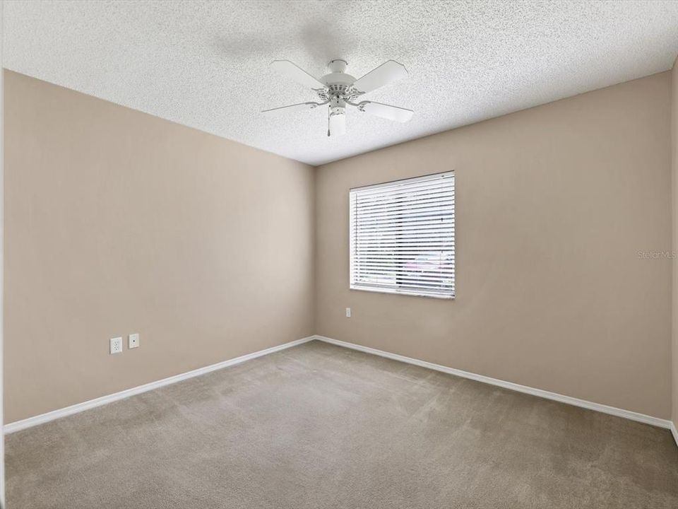 For Sale: $269,000 (2 beds, 2 baths, 983 Square Feet)
