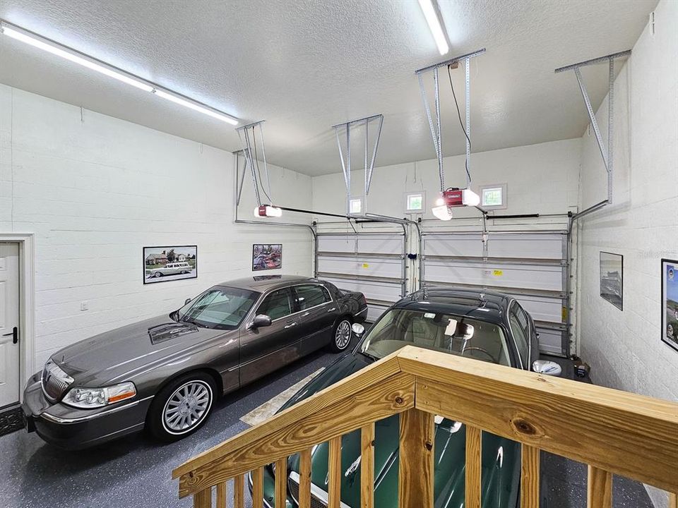 Frontside House 2-Car Garage