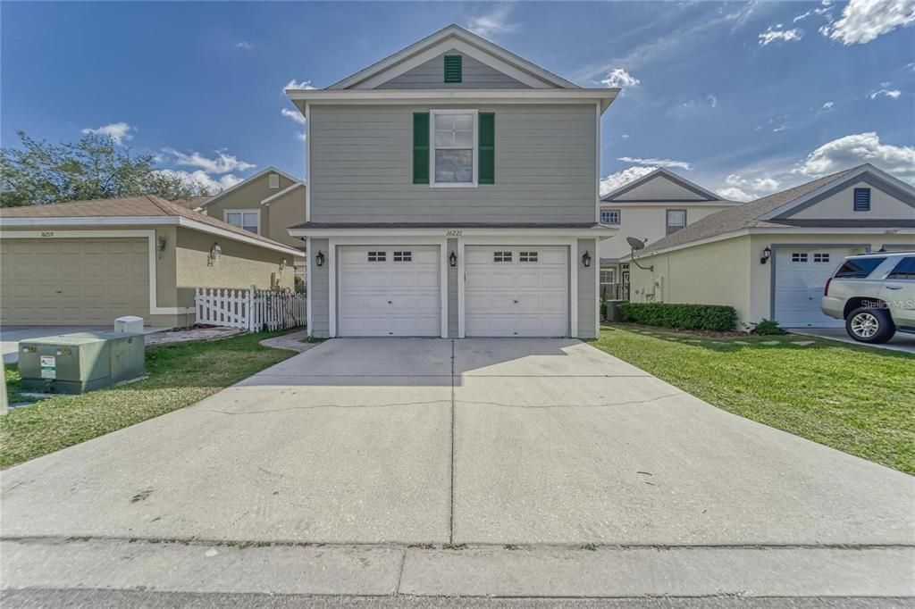 Active With Contract: $3,250 (4 beds, 3 baths, 2550 Square Feet)