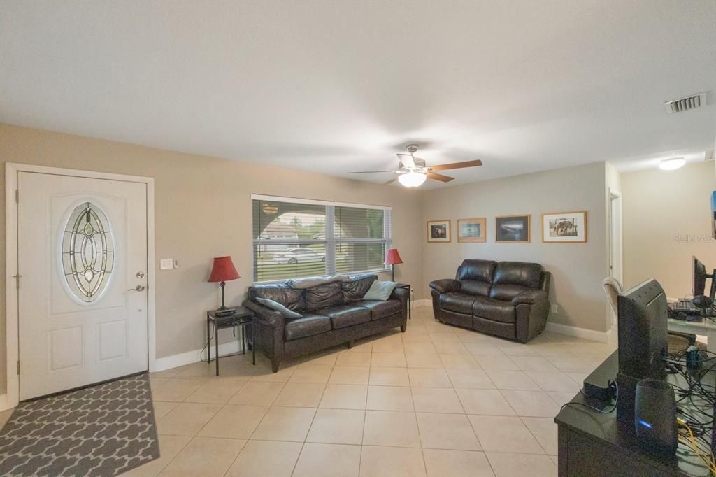 For Sale: $444,500 (3 beds, 2 baths, 1337 Square Feet)