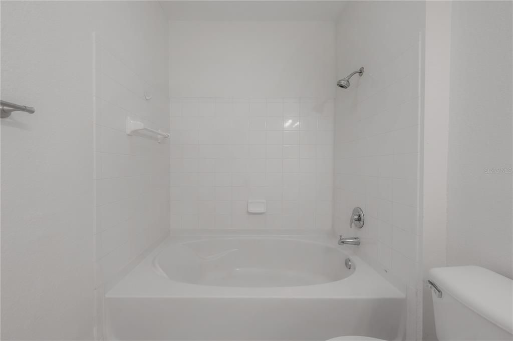 For Sale: $245,000 (1 beds, 1 baths, 792 Square Feet)