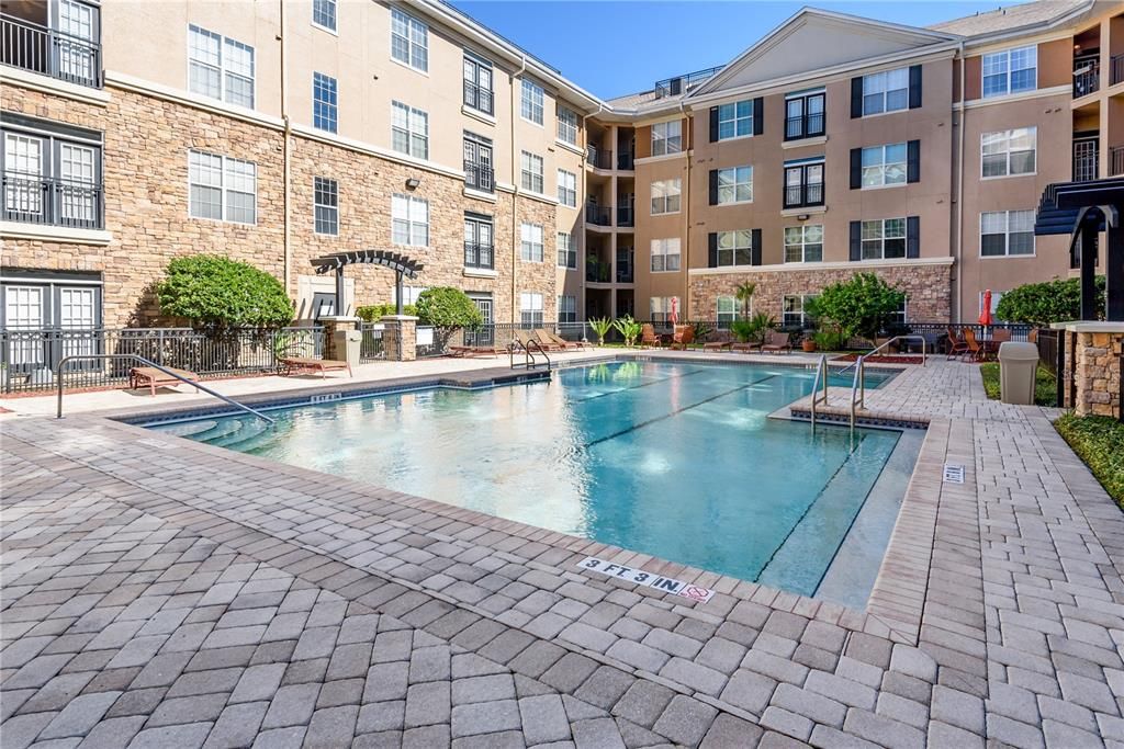 Active With Contract: $245,000 (1 beds, 1 baths, 792 Square Feet)