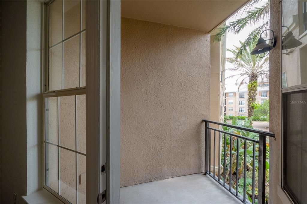 Active With Contract: $245,000 (1 beds, 1 baths, 792 Square Feet)