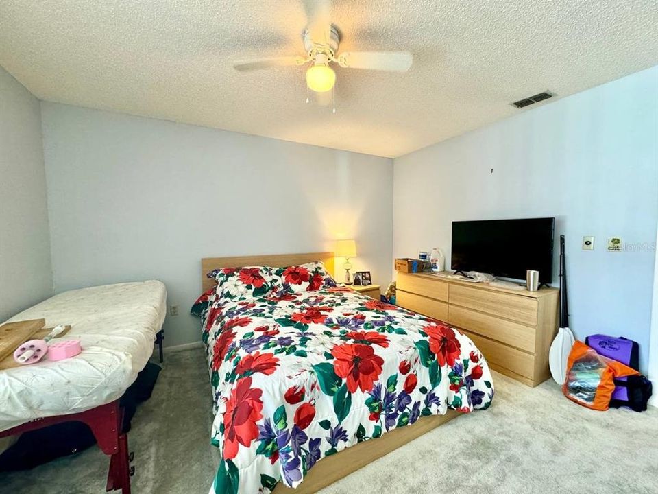 For Sale: $140,000 (2 beds, 2 baths, 1320 Square Feet)