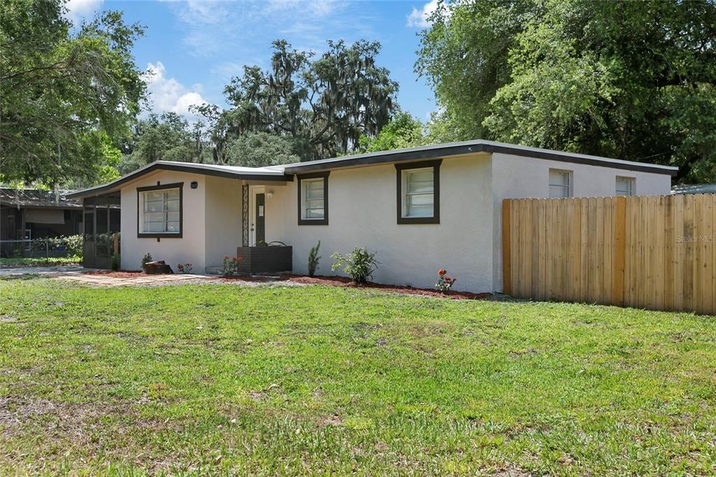 For Sale: $349,900 (4 beds, 2 baths, 1583 Square Feet)