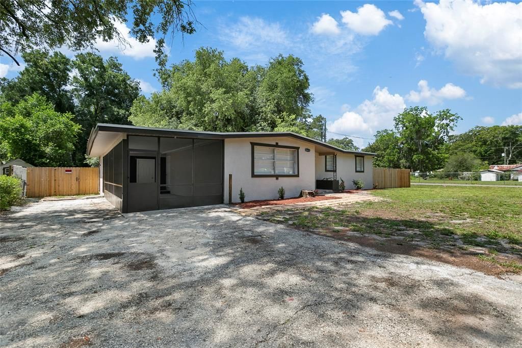 Active With Contract: $349,900 (4 beds, 2 baths, 1583 Square Feet)